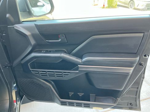 Certified 2025 Toyota 4Runner SR5 AWD/4WD image 8