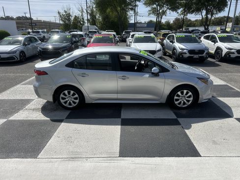 Used 2026 Toyota Corolla LE image 3
