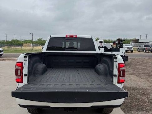 Used 2022 RAM 2500 Laramie AWD/4WD image 8
