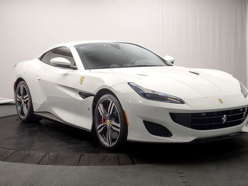 Used 2019 Ferrari Portofino RWD image 10