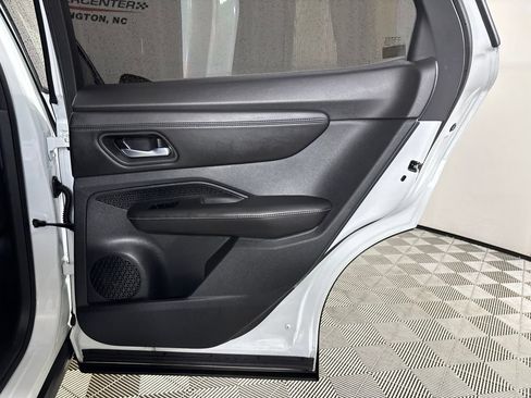 Used 2023 Nissan Ariya FWD image 21