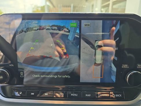 Used 2023 Nissan Rogue Platinum w/ Platinum Premium Package image 21