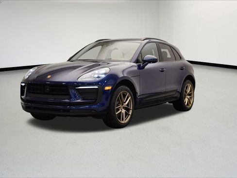 Used 2025 Porsche Macan image 1