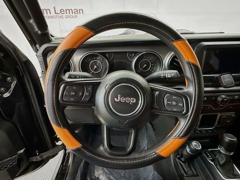 Used 2023 Jeep Gladiator Sport image 14