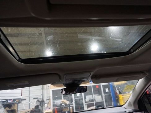 Used 2025 Honda Odyssey Touring image 14