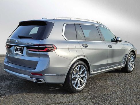 Used 2023 BMW X7 xDrive40i w/ Parking Assistance Package image 3