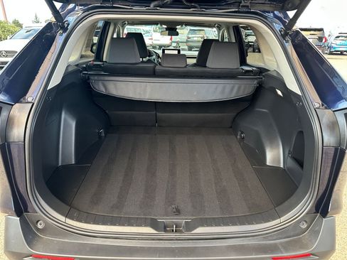 Used 2025 Toyota RAV4 XLE image 32