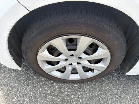 Used 2024 Toyota Corolla LE FWD image 11