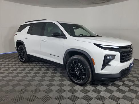 New 2026 Chevrolet Traverse LT w/ Midnight/Sport Edition FWD image 2