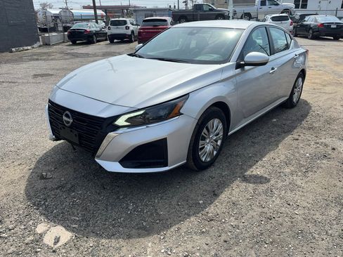 Used 2023 Nissan Altima 2.5 S image 1