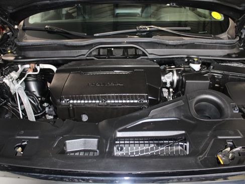 Used 2024 Honda Pilot Touring image 9