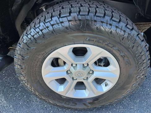 Used 2016 Toyota 4Runner SR5 AWD/4WD image 11