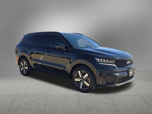 Certified 2022 Kia Sorento S w/ Panoramic Sunroof Package image 8