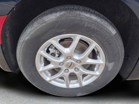 Used 2024 Chrysler Pacifica Touring-L image 40