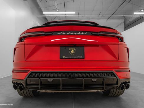 Used 2022 Lamborghini Urus AWD/4WD image 15