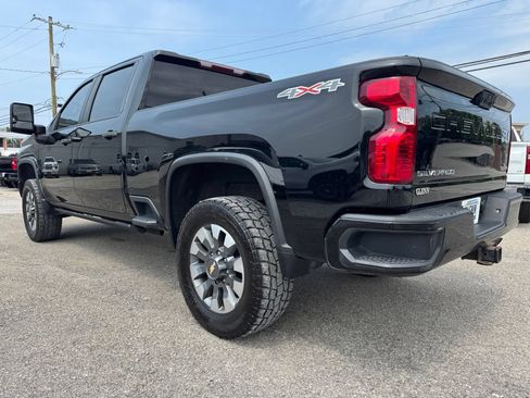 Used 2022 Chevrolet Silverado 2500 Custom w/ Custom Value Package AWD/4WD image 4