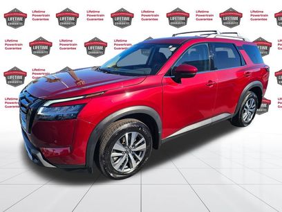 Used 2024 Nissan Pathfinder SL w/ Black Appearance Package