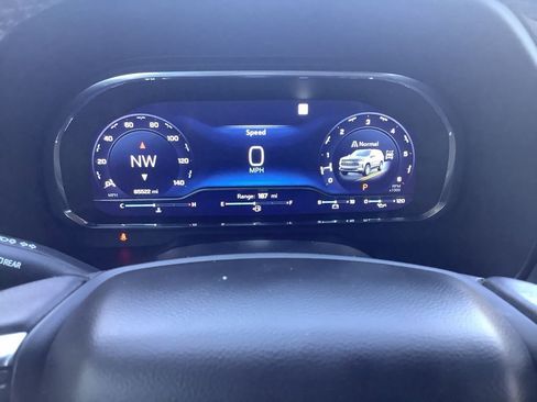 Used 2022 Chevrolet Tahoe Z71 w/ Luxury Package image 12