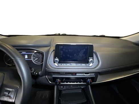 Used 2025 Nissan Rogue SV AWD/4WD image 11
