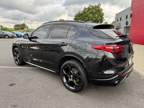 Used 2023 Alfa Romeo Stelvio Estrema AWD/4WD image 5