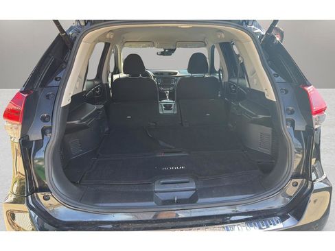 Certified 2020 Nissan Rogue SV w/ Premium Package image 17