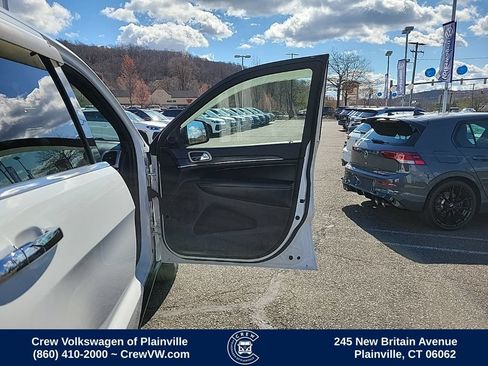 Used 2017 Jeep Grand Cherokee Limited w/ Luxury Group II AWD/4WD image 50