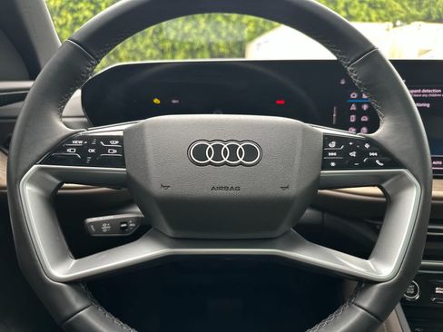 Used 2025 Audi Q5 Premium w/ Premium Plus AWD/4WD image 24