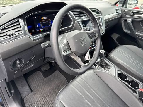 Certified 2023 Volkswagen Tiguan SE image 40