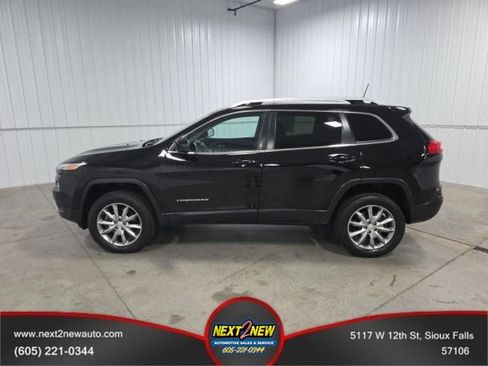 Used 2018 Jeep Cherokee Limited AWD/4WD image 1