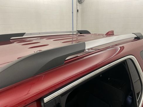 Used 2023 GMC Acadia SLE w/ Driver Convenience Package image 28