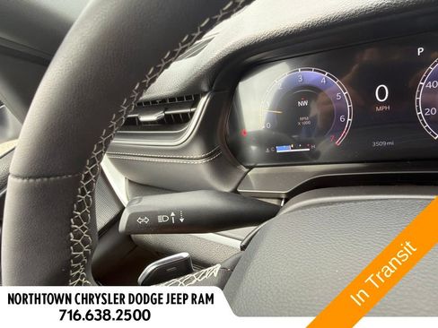 Used 2025 Jeep Grand Cherokee Laredo X w/ Luxury Tech Group I AWD/4WD image 20