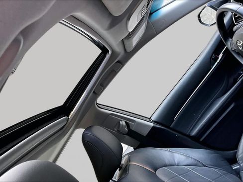 Certified 2018 Toyota Camry XLE w/ Audio Package FWD image 14