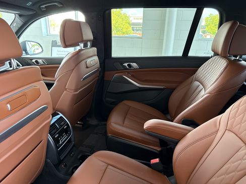 Used 2023 BMW X7 xDrive40i w/ Executive Package AWD/4WD image 32