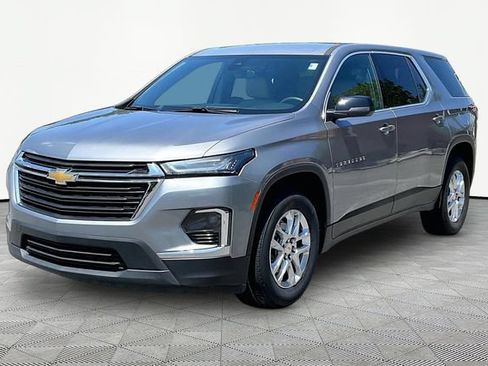 Used 2023 Chevrolet Traverse LS FWD image 3