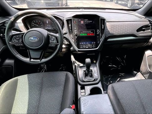 Used 2025 Subaru Forester Premium AWD/4WD image 9