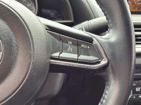 Used 2018 MAZDA MAZDA3 Touring FWD image 26