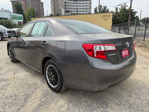 Used 2014 Toyota Camry LE FWD image 5