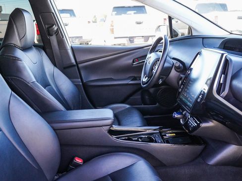 Used 2021 Toyota Prius Prime XLE w/ Carpet Mat Package (TMS) image 17