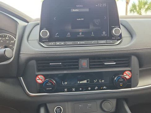 Used 2023 Nissan Rogue SV AWD/4WD image 28