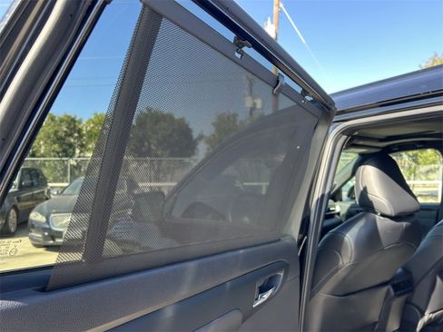 Used 2024 Toyota Highlander XSE image 18