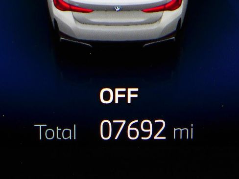 Used 2025 BMW i4 eDrive40 w/ Premium Package RWD image 32