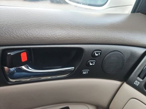 Used 2004 Lexus ES 330 image 17