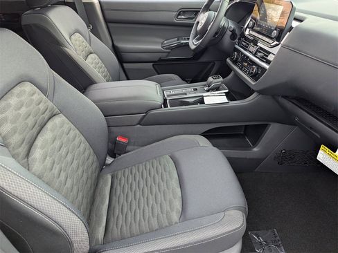 New 2025 Nissan Pathfinder SV w/ Cargo Package image 29