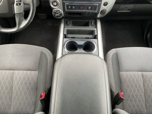 Used 2021 Nissan Titan SV w/ SV Convenience Package image 15