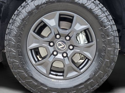 Used 2024 Lexus GX 550 AWD/4WD image 39