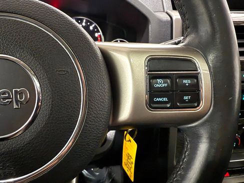 Used 2012 Jeep Liberty Limited Jet image 34