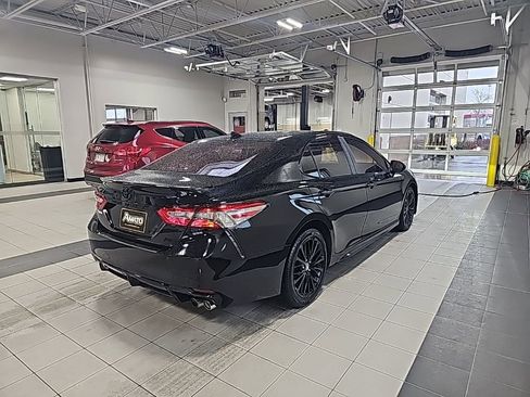 Used 2019 Toyota Camry SE image 5