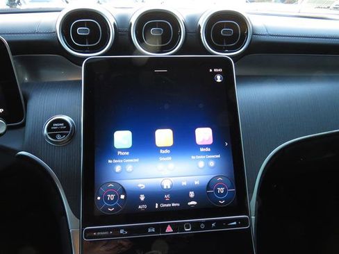 Used 2025 Mercedes-Benz GLC 300 4MATIC image 14