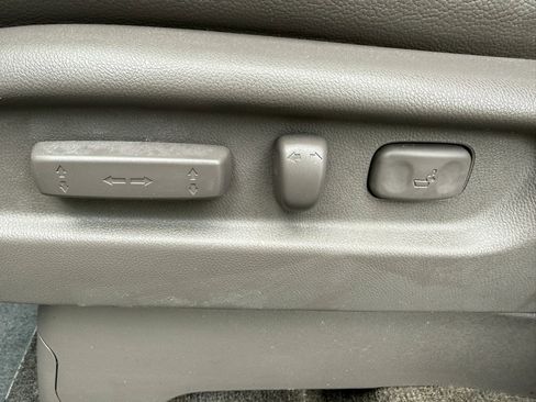 Used 2012 Honda Odyssey Touring Elite image 16