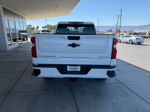 Used 2021 Chevrolet Silverado 1500 Custom w/ Safety Confidence Package image 4